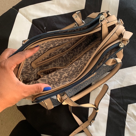 Large Blue Guess Crossbody Bag - Picture 2 of 2